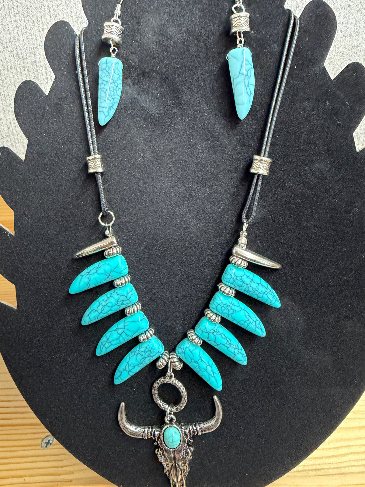 Beautiful Necklace Sets w Earrings