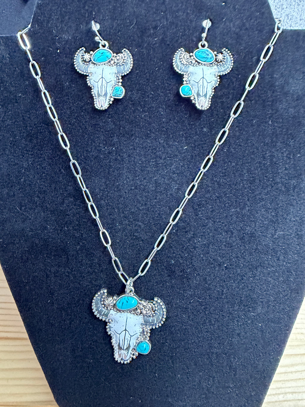 Beautiful Necklace Sets w Earrings