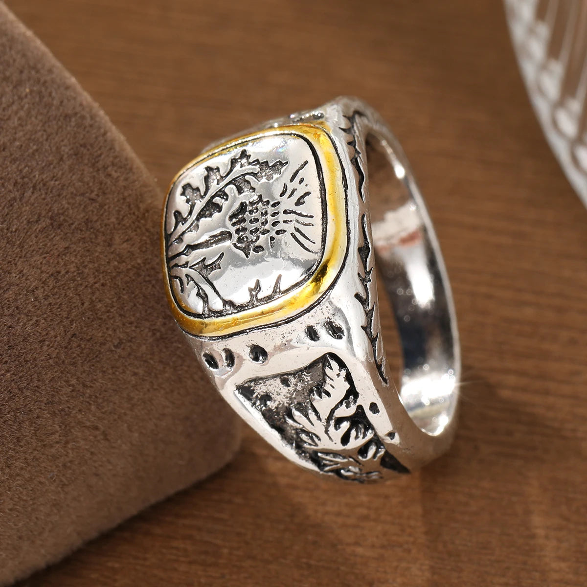 Retro Two-Color Floral Relief Square-Shaped Engraved Copper Jewelry Ring for Ladies, a Streetwear Daily Accessory