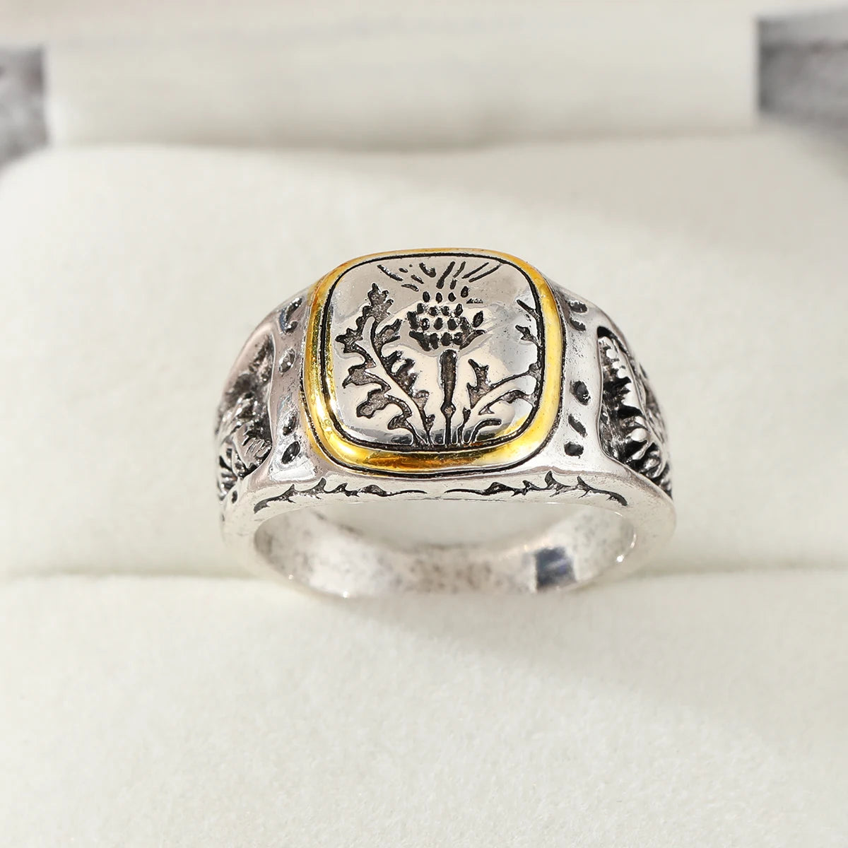 Retro Two-Color Floral Relief Square-Shaped Engraved Copper Jewelry Ring for Ladies, a Streetwear Daily Accessory