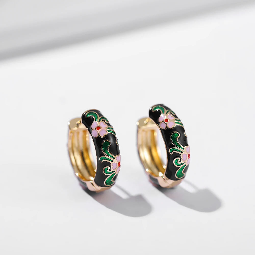 Vintage Enamel Flowers Cute Huggies Hoop Earrings for Women Classic Colorful Engraved Round Circle Ear Buckle Retro Brincos